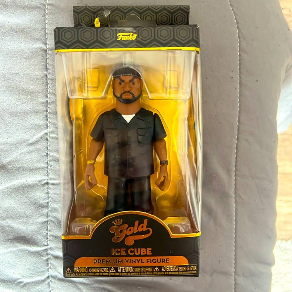 Ice cube vinyl figure brand new